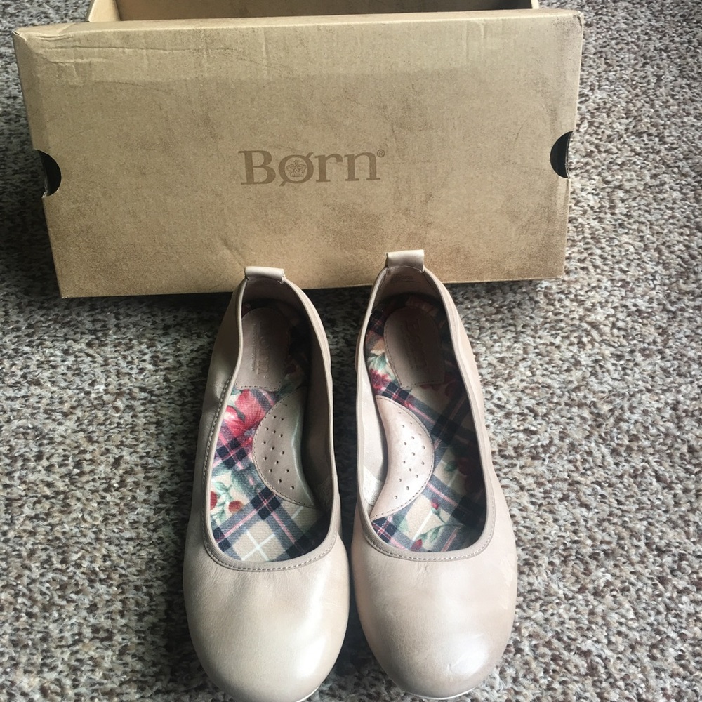 Size 7.5 Born Flats